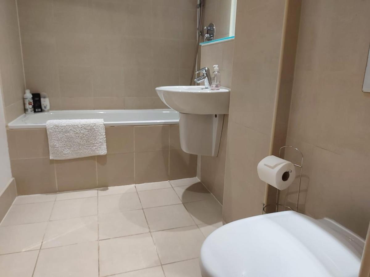 City Apartment In Great Location With A Balcony & Parking Possible - West One Sheffield Zewnętrze zdjęcie